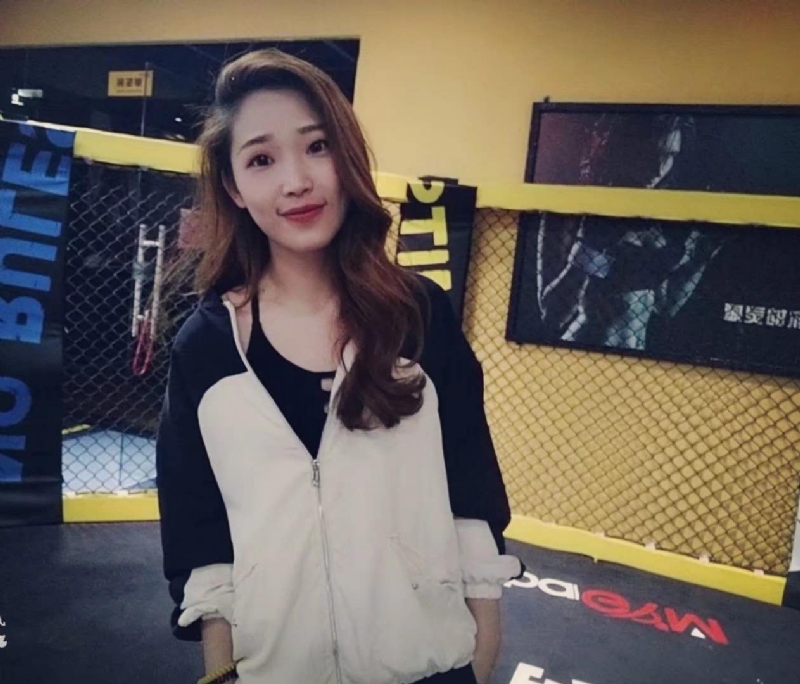 平ling的第三张照片--马尾认干亲服务网